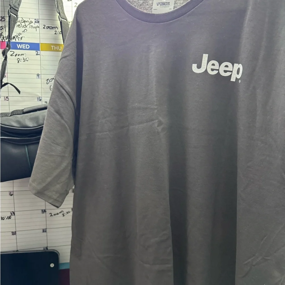 Jeep Logo T-Shirt in Gray - Picture 2 of 3